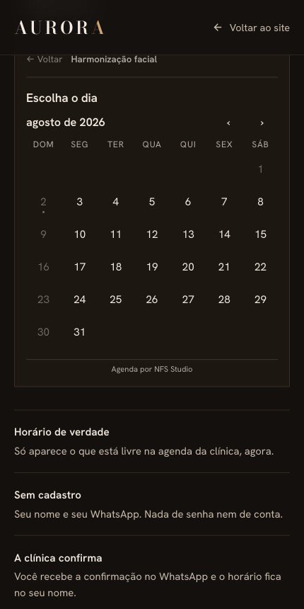 Calendário do mês de agosto de 2026 dentro da agenda, com os dias disponíveis em destaque.